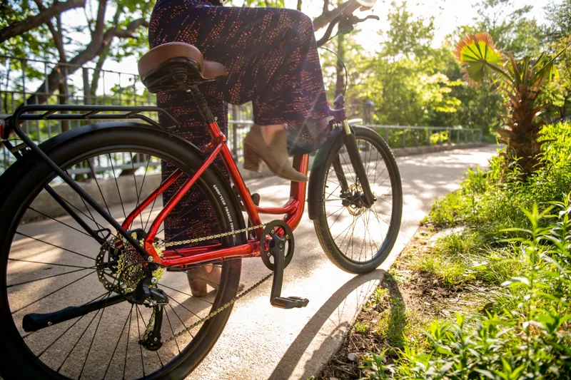 Cannondale Adventure EQ Unisex Hybrid Bike - Candy Red-11